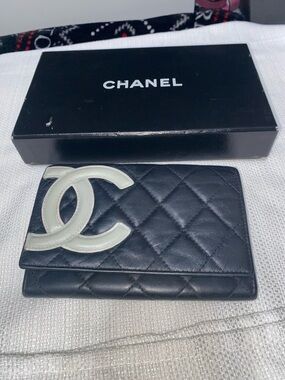 CHANEL Black Quilted Leather Wallet with Cc logo